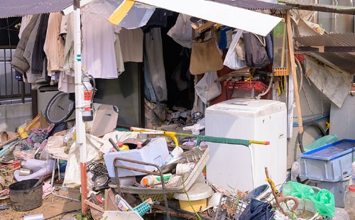 足の踏み場がないほど汚れた状況でもきれいにします！