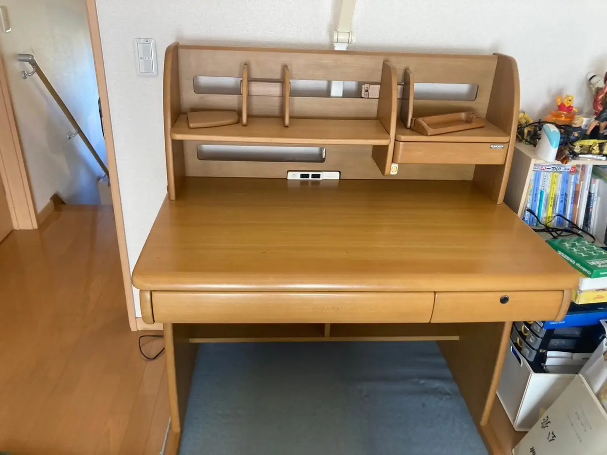 不要になった学習デスクの回収依頼です｜青森の不用品・粗大ゴミ回収