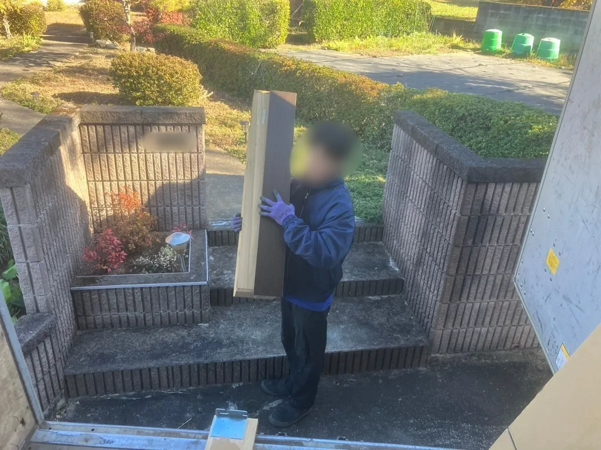 「2LDの一戸建てからベッドとマットレスを回収させていただきました」作業写真