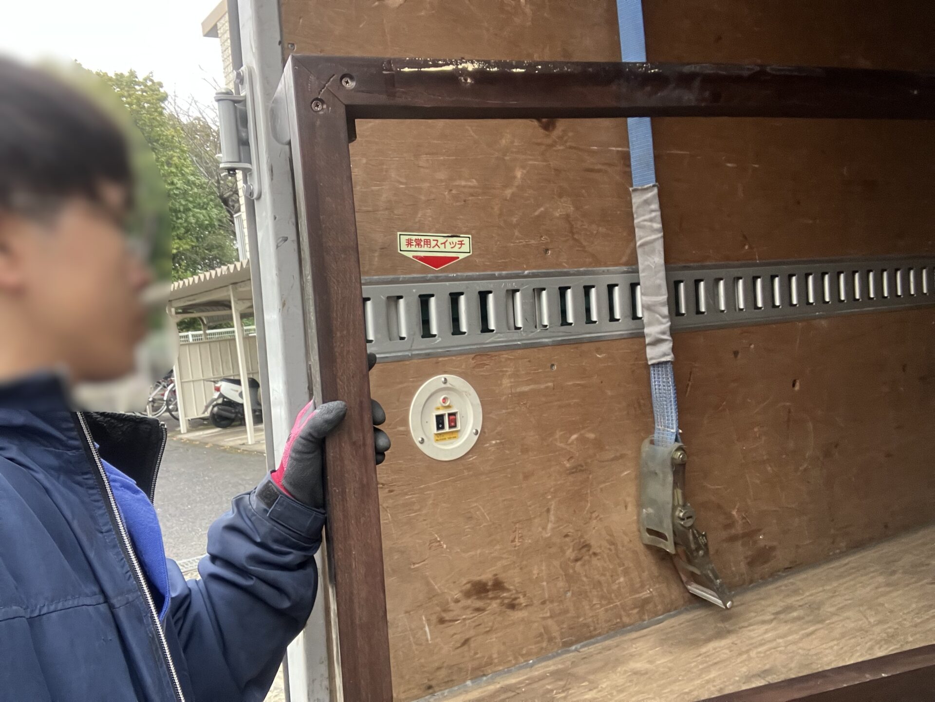 「1Kのマンションからこたつを回収させていただきました」作業写真